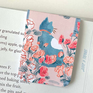 Cat at Flower Market (Facing Away) Magnetic Bookmark